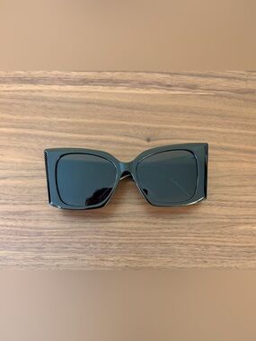 Oversized Square Sunglasses Black Frame Wide Arms